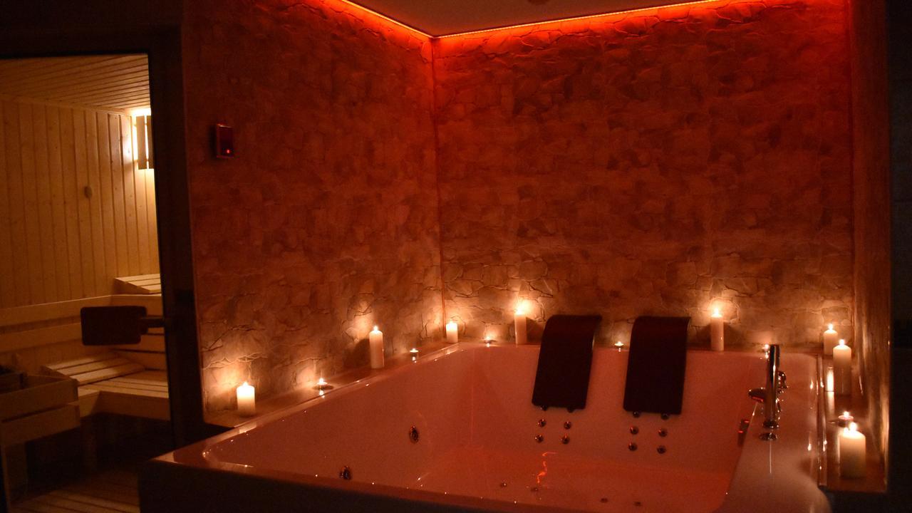 ホテル Bavaria House ゴヴェダルツィ エクステリア 写真
